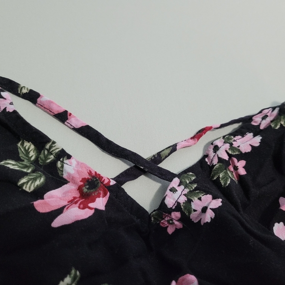 COPY - IB Diffusion Flowy Floral Top Size 1X - Black with Pink Flowers - Picture 4 of 4